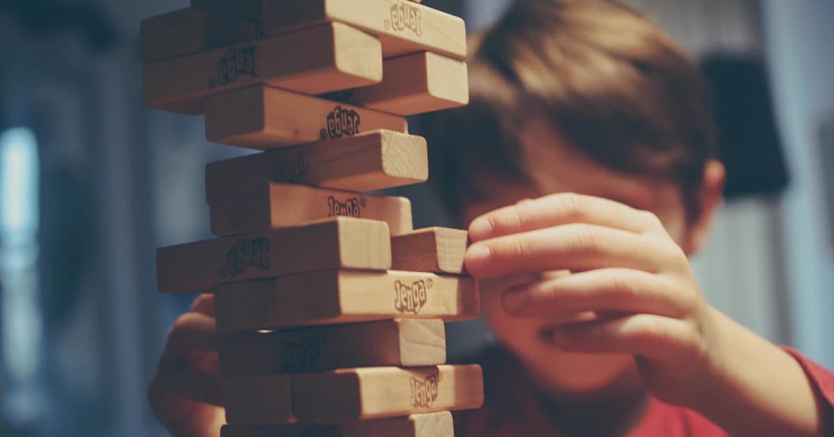 Jeux de logique à 4-6 ans : premiers casse-têtes, compter, anticiper