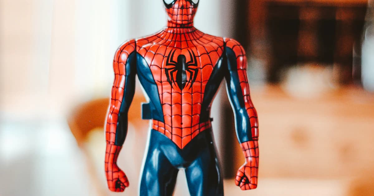 Idées cadeaux Spider-Man et Marvel : de Spidey à 3 ans aux Avengers
